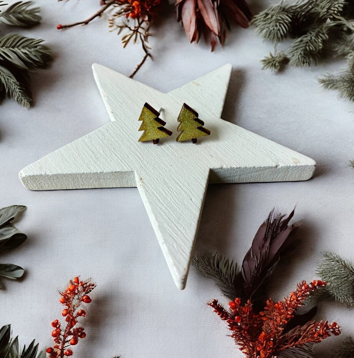 Tannenbaum-Ohrstecker aus Holz