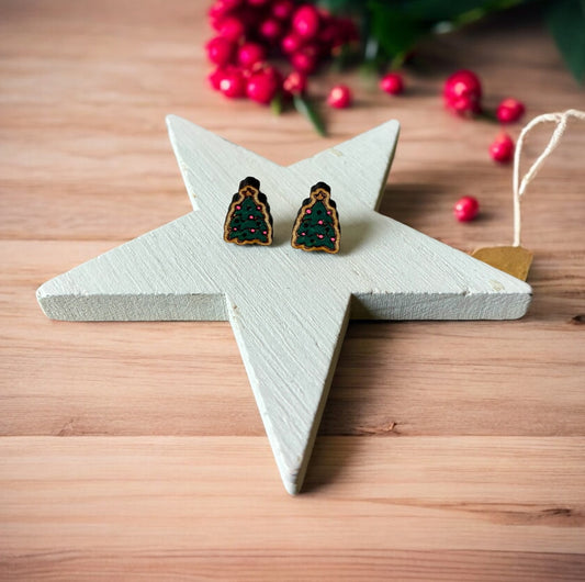 Weihnachtsbaum-Ohrstecker aus Holz